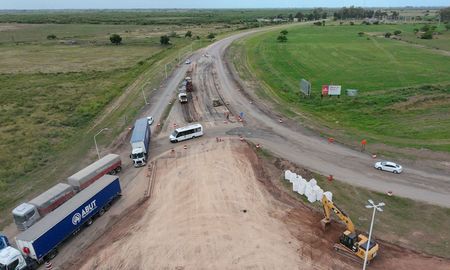 Así avanza la constucción de la rotonda en Arrufó, sobre el cruce de rutas 34 y 39. Así avanza la constucción de la rotonda en Arrufó, sobre el cruce de rutas 34 y 39.