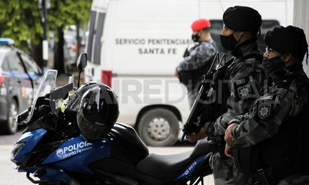 La compra de nueva tecnología busca hacer más eficiente la presencia de la Policía en las calles de las grandes ciudades de la provincia de Santa Fe. La compra de nueva tecnología busca hacer más eficiente la presencia de la Policía en las calles de las grandes ciudades de la provincia de Santa Fe.