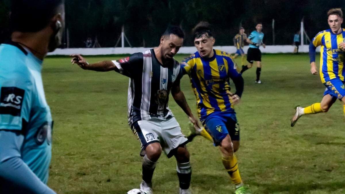 Deportivo Santa Rosa recibirá a Newell´s en un partido que será a puertas cerradas. Deportivo Santa Rosa recibirá a Newell´s en un partido que será a puertas cerradas.
