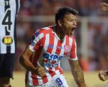 El Vitoria de Brasil debe cancelar una deuda con Boca por el préstamo de Bou en 2018. El Vitoria de Brasil debe cancelar una deuda con Boca por el préstamo de Bou en 2018.