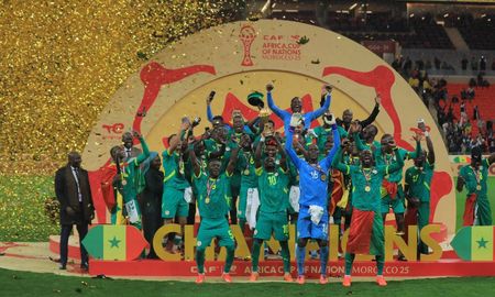 Escándalo en la Copa Africana: Senegal se fue de la cancha, volvió y salió campeón ante Marruecos Escándalo en la Copa Africana: Senegal se fue de la cancha, volvió y salió campeón ante Marruecos