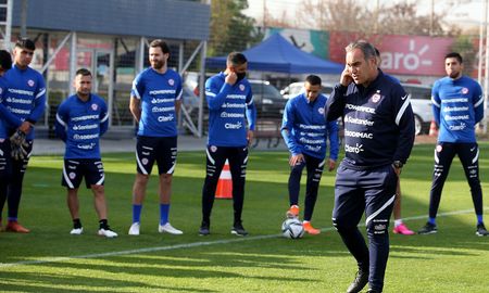 Chile visita este jueves a la Selección Argentina por la fecha 7 de las Eliminatorias Sudamericanas. Chile visita este jueves a la Selección Argentina por la fecha 7 de las Eliminatorias Sudamericanas.