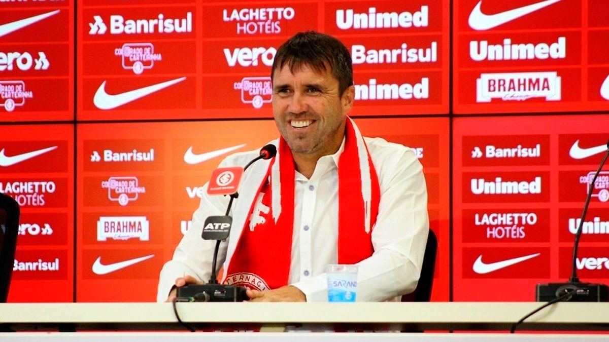 Chacho Coudet fue presentado oficialmente en el Inter de Porto Alegre