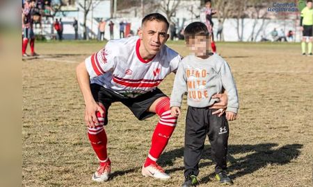 Guido Farías, jugador de Belgrano de Coronda junto a su sobrino. Guido Farías, jugador de Belgrano de Coronda junto a su sobrino.