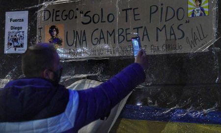 El hermano de Diego Maradona confesó que esta vez sintió miedo por la salud del astro. El hermano de Diego Maradona confesó que esta vez sintió miedo por la salud del astro.