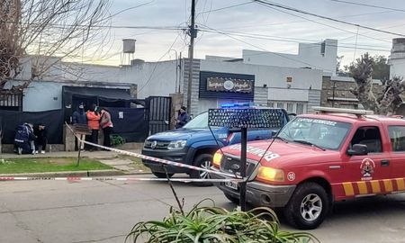 Dramático incendio en Capitán Bermúdez: murió una familia y la madre lucha por su vida. Dramático incendio en Capitán Bermúdez: murió una familia y la madre lucha por su vida.