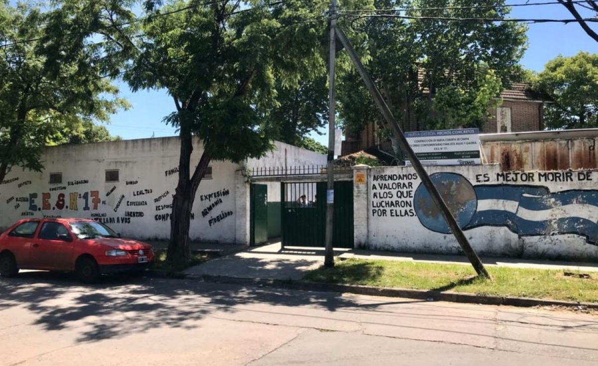 Burzaco: encontraron a una bebé de tres días abandonada en un colegio