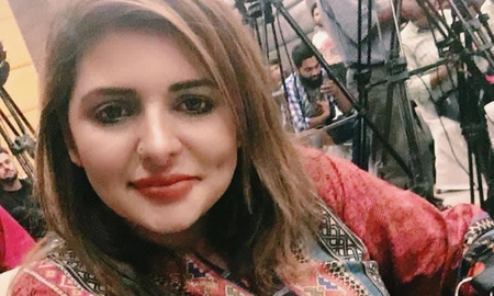 Una periodista murió tras ser aplastada por un camión mientras cubría una marcha. Una periodista murió tras ser aplastada por un camión mientras cubría una marcha.