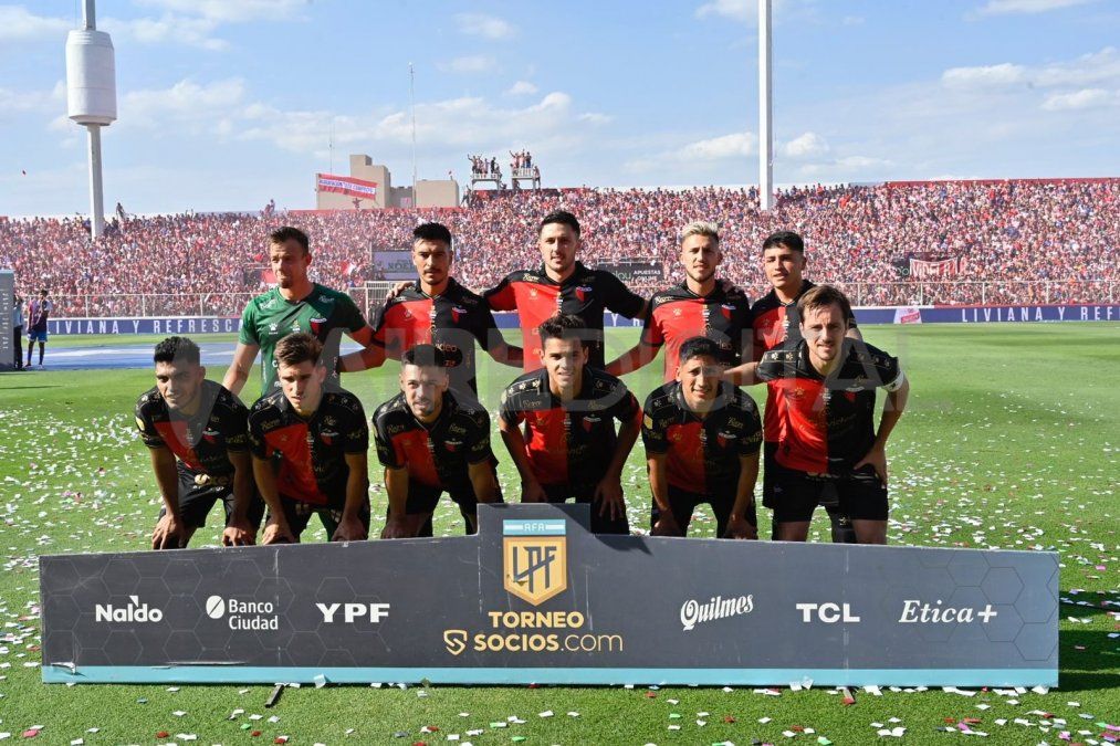 Los once titulares de Colón que jugaron el clásico santafesino por la fecha 25 del Torneo de la Liga Profesional.