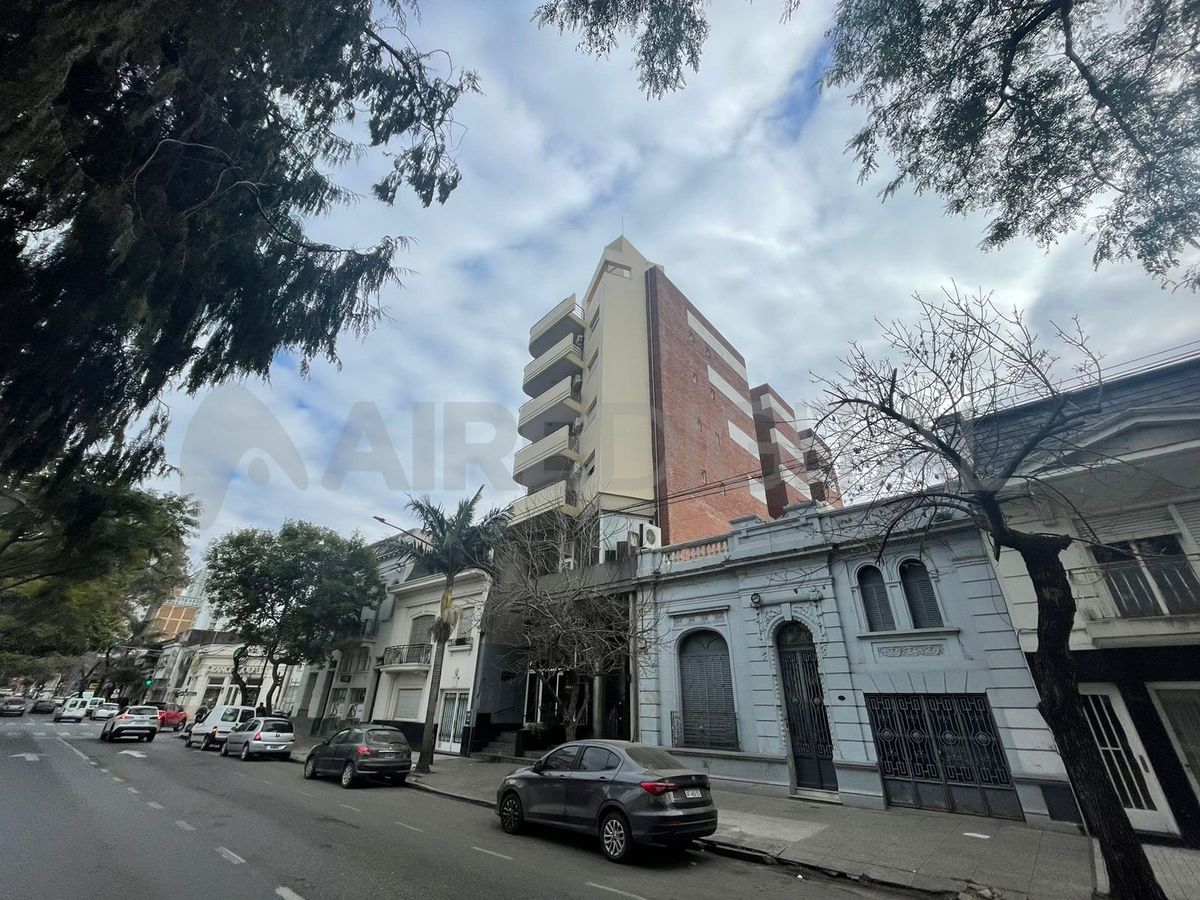 Bulevar Gálvez 2100, entre Belgrano y Las Heras. Foto: Lucas Payetta Bulevar Gálvez 2100, entre Belgrano y Las Heras. Foto: Lucas Payetta