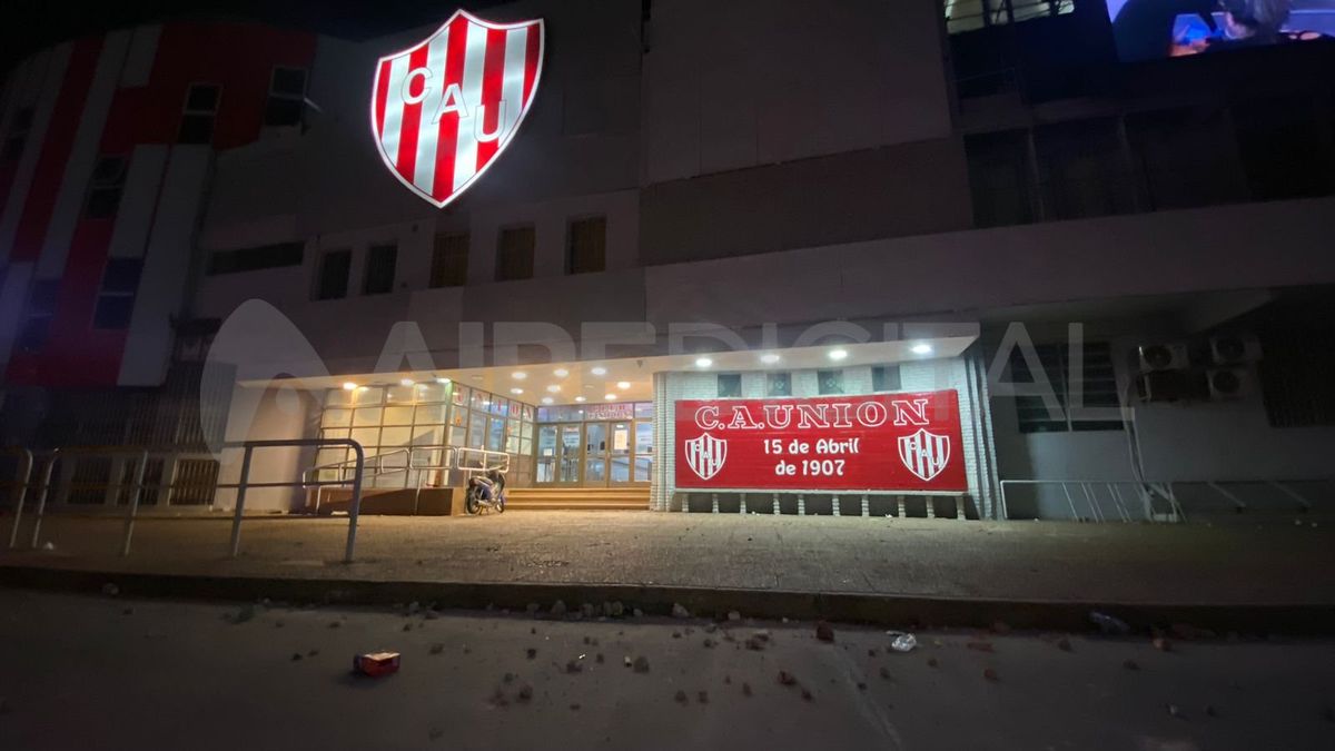 Así quedó la sede del club Unión tras los incidentes luego del empate frente a Lanús.