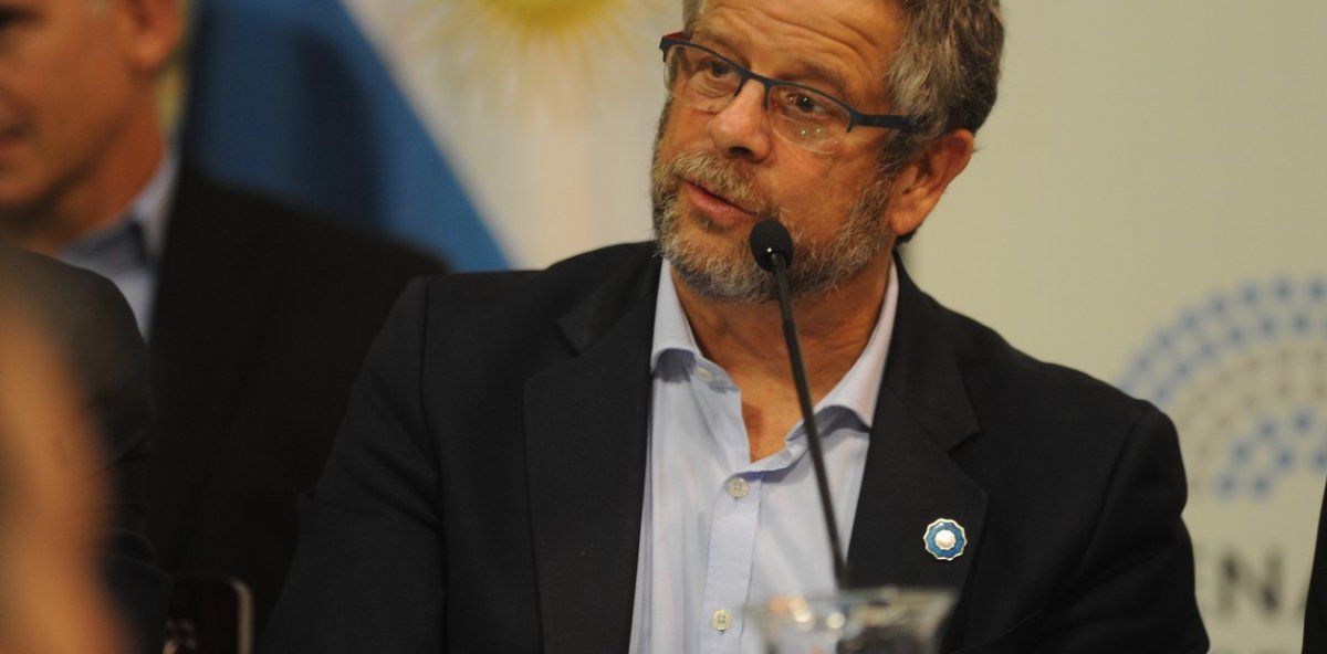 Adolfo Rubinstein: “Estamos bastante preocupados por el tema hantavirus”