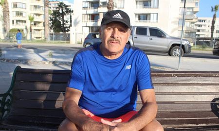 Leopoldo Luque mejora y los médicos evalúan retirarle el respirador artificial para despertarlo. Leopoldo Luque mejora y los médicos evalúan retirarle el respirador artificial para despertarlo.
