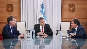 Santilli recibió a Weretilneck y sumó un nuevo apoyo para la reforma laboral de Milei