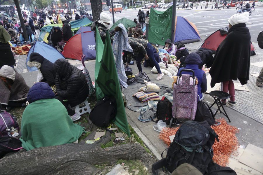 Movimientos sociales levantaron el acampe en la 9 de Julio