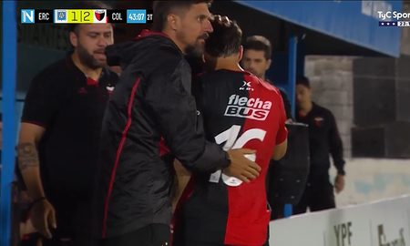 Christian Bernardi encendió las alarmas en Colón: salió lesionado vs. Estudiantes de Río Cuarto. Christian Bernardi encendió las alarmas en Colón: salió lesionado vs. Estudiantes de Río Cuarto.