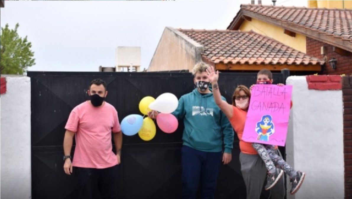 Una nena de 9 años superó el cáncer con 200 transfusiones de sangre en plena pandemia