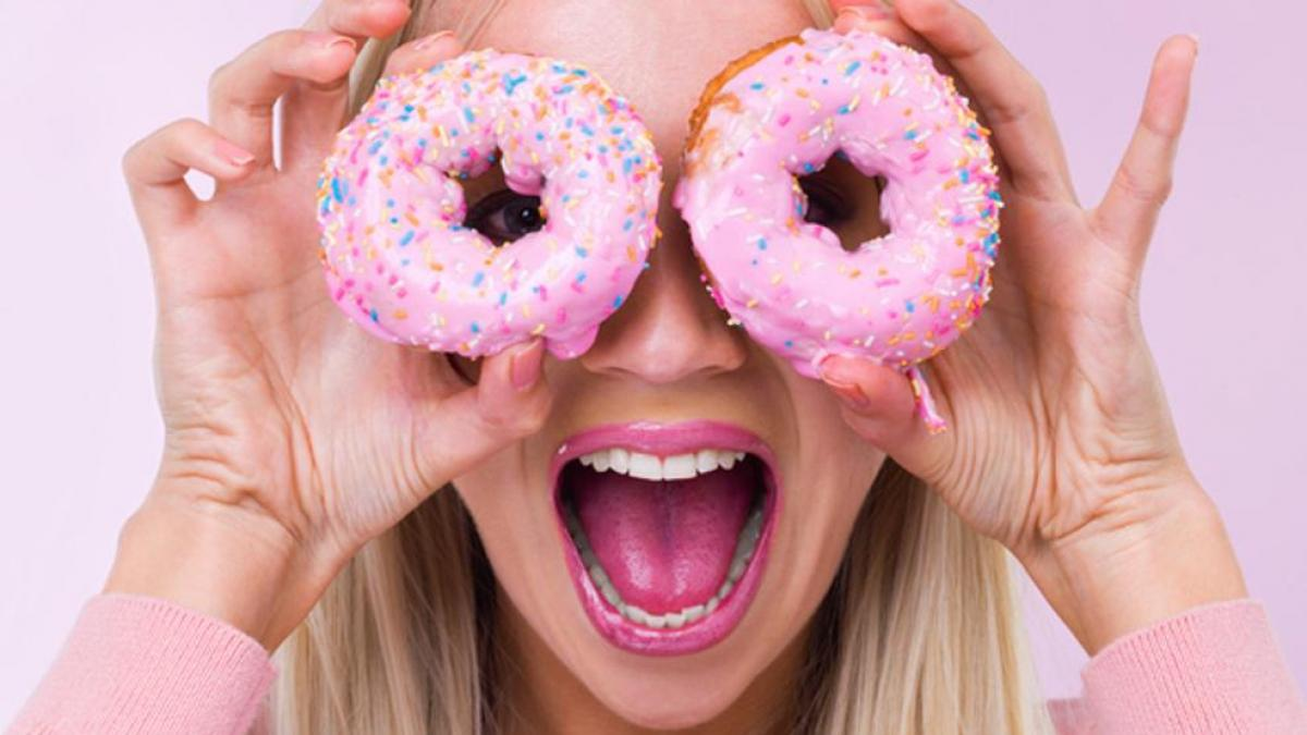 Muchas personas aman comer postres, golosinas, chocolates y todo lo que encuentren en una repostería. 