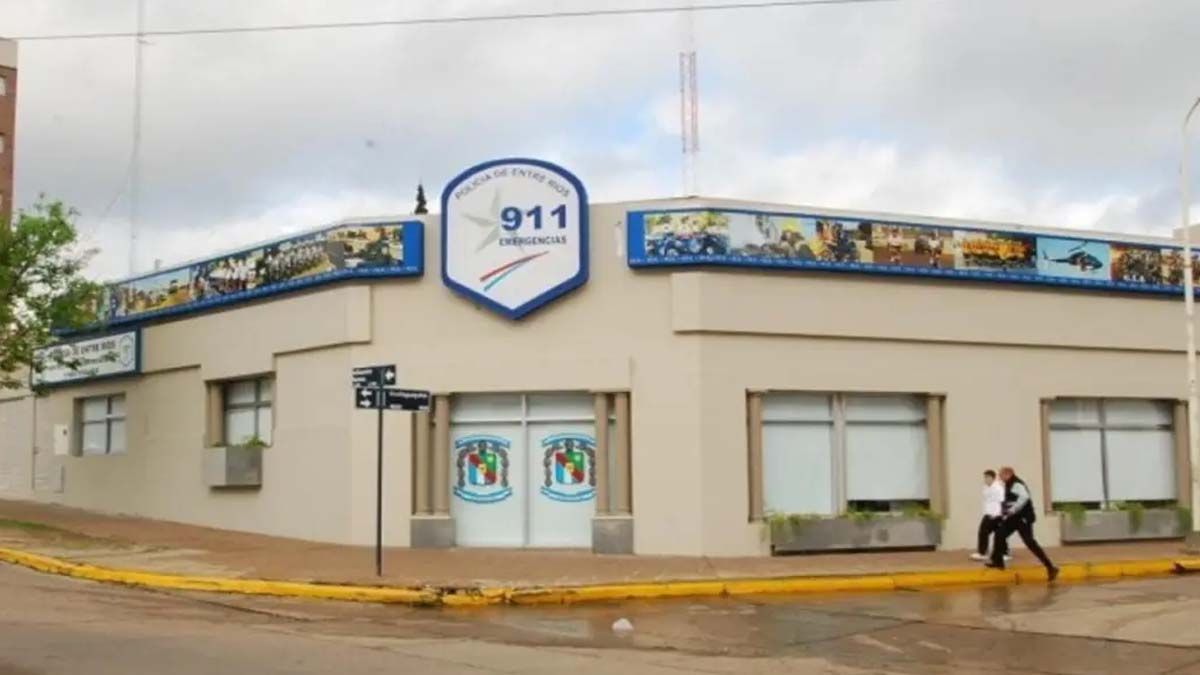 Murió en Paraná la policía que se disparó cuando tramitaba una licencia médica - Image 2