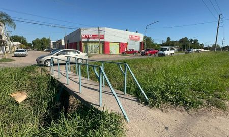 Vecinos de barrio Altos del Valle celebraron la licitación de puentes peatonales en el sector conocido como el Zanjón de la Muerte Vecinos de barrio Altos del Valle celebraron la licitación de puentes peatonales en el sector conocido como el Zanjón de la Muerte