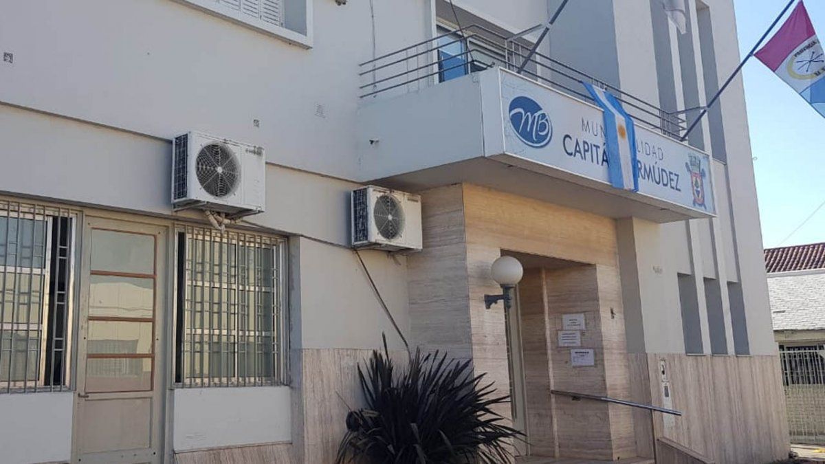 El edificio municipal de Capitán Bermúdez debió cerrar por un caso de coronavirus.&nbsp;
