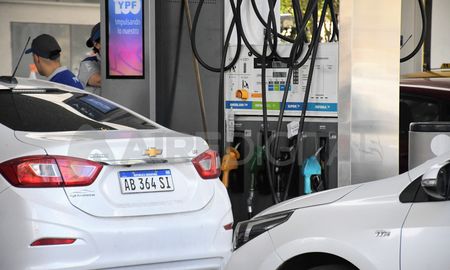 Petroleras aumentan los precios de los combustibles. El impacto en los surtidores. Petroleras aumentan los precios de los combustibles. El impacto en los surtidores.