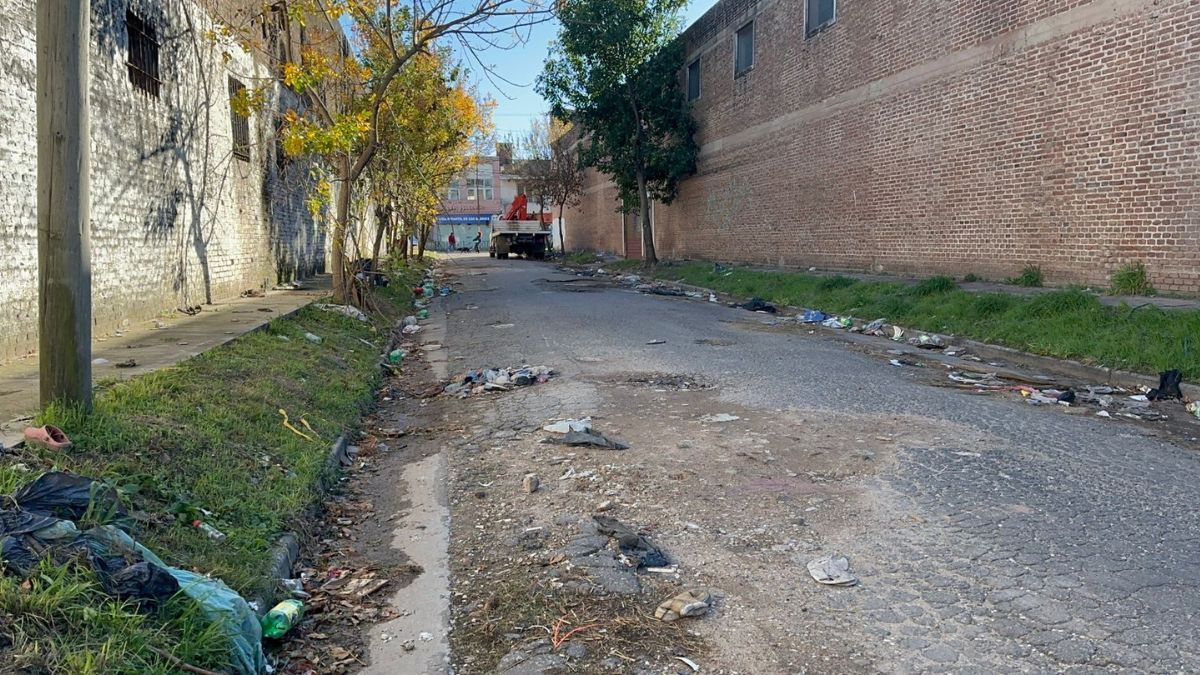 A pesar de los numerosos reclamos, los vecinos no tienen una respuesta. A pesar de los numerosos reclamos, los vecinos no tienen una respuesta.
