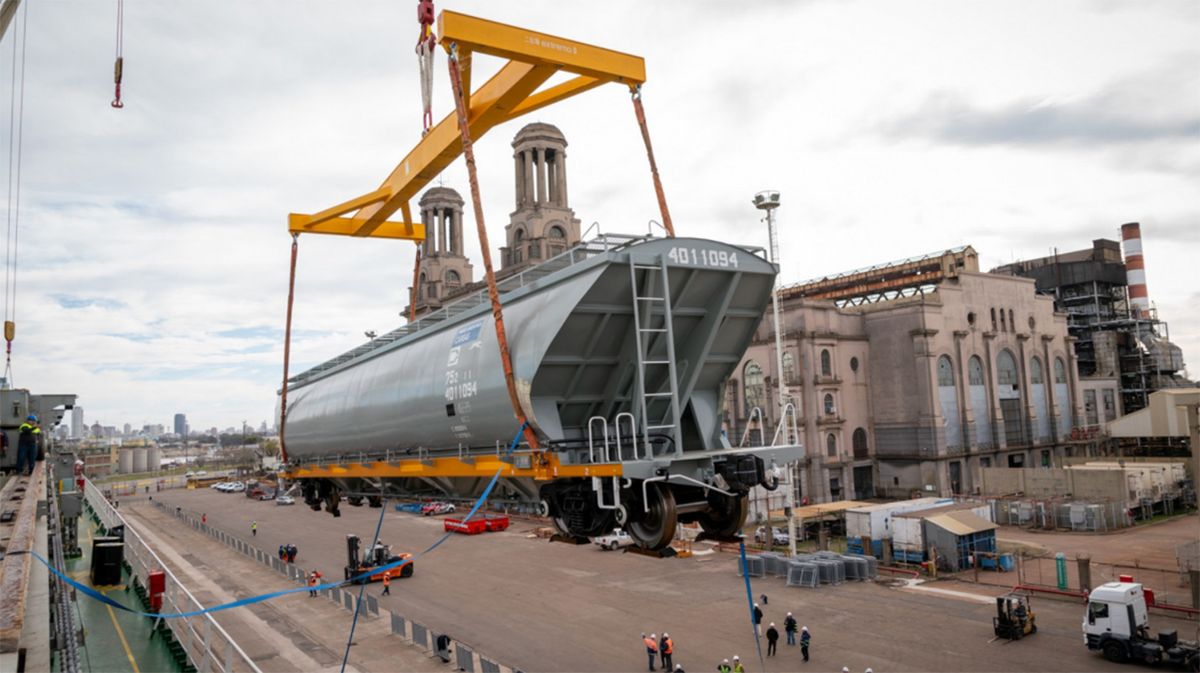 Las 45 unidades se destinarán a la línea Belgrano con vistas al tráfico que generará el sector agroindustrial ya que según estimaciones de la Bolsa de Cereales de Buenos Aires.