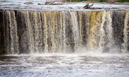 En época de lluvias, cuando el arroyo viene cargado puede tapar el salto del Pavón. En época de lluvias, cuando el arroyo viene cargado puede tapar el salto del Pavón.