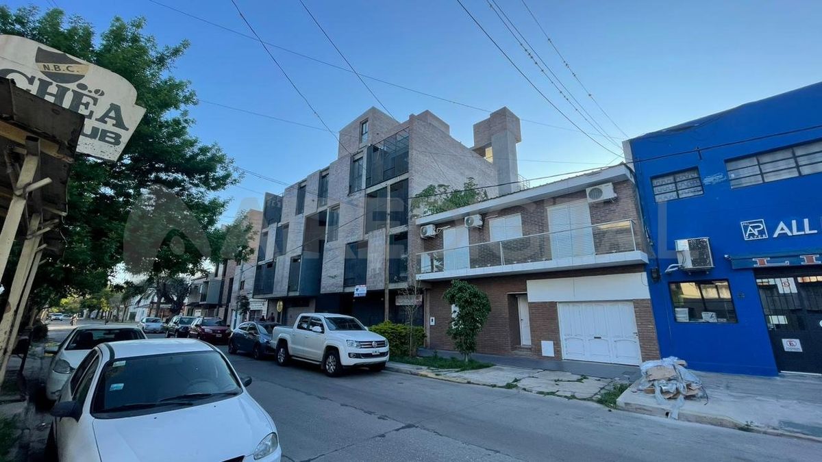 El hecho ocurrió dentro de un edificio de departamentos ubicado en Necochea y Domingo Silva. El hecho ocurrió dentro de un edificio de departamentos ubicado en Necochea y Domingo Silva.
