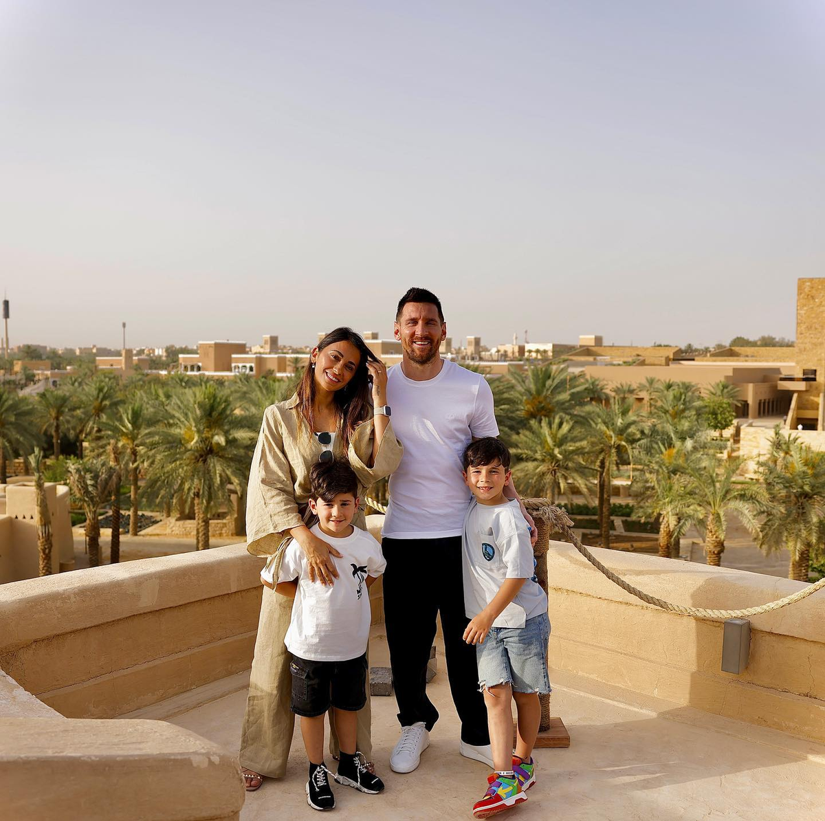 Lionel Messi aprovechó sus días de descanso para ir nuevamente a Arabia Saudita junto a su familia.