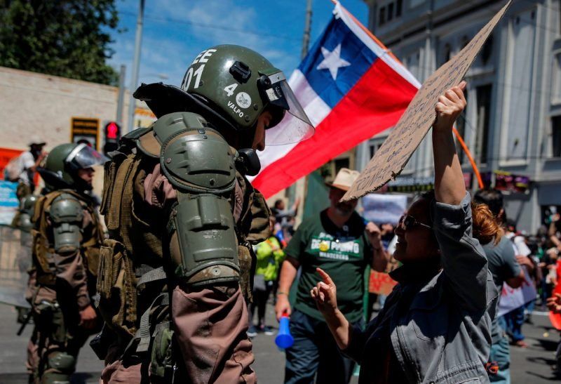 Chile: qué reclaman los manifestantes y qué medidas propuso Piñera
