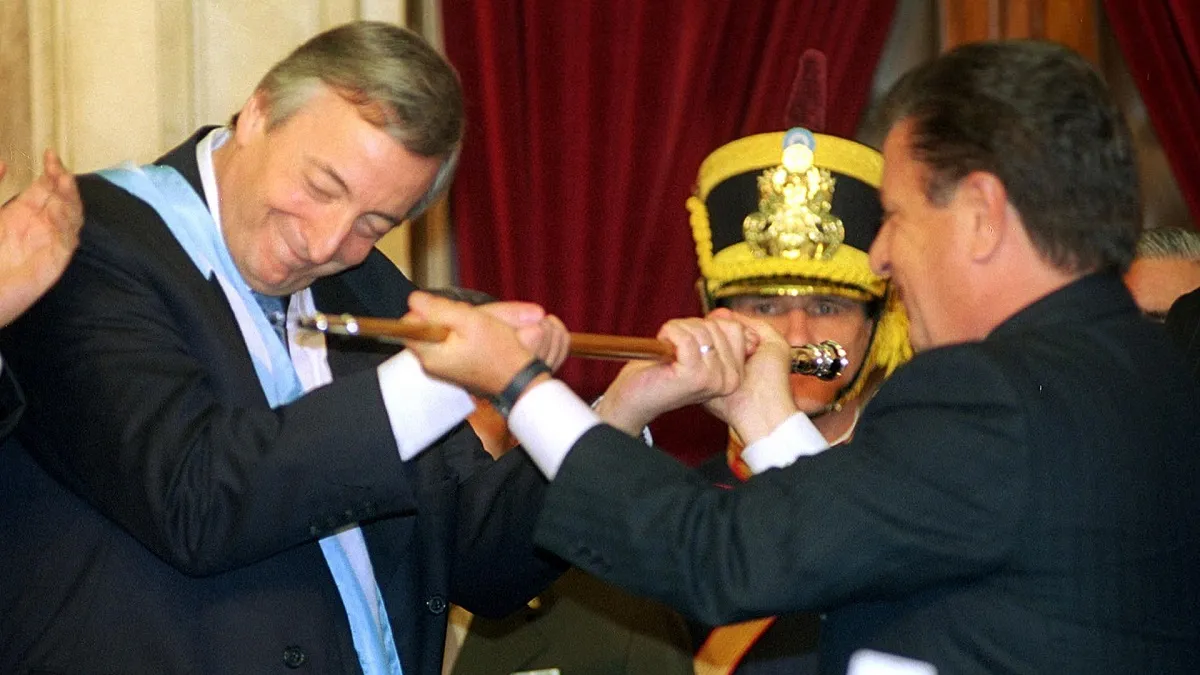 El 25 de mayo de 2003, Néstor Kirchner asumió la jefatura suprema de la Nación El 25 de mayo de 2003, Néstor Kirchner asumió la jefatura suprema de la Nación