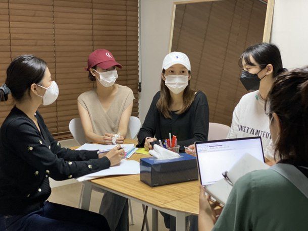 APRIL habla sobre la controversia de acoso escolar que involucra a Hyunjoo.