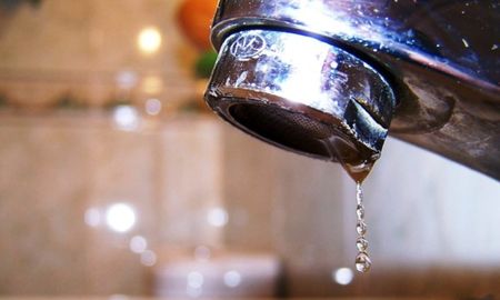 Vecinos denuncian la falta de presión y cortes en el servicio de agua. Vecinos denuncian la falta de presión y cortes en el servicio de agua.