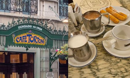 Pedir un chocolate caliente con churros, un clásico. Pedir un chocolate caliente con churros, un clásico.