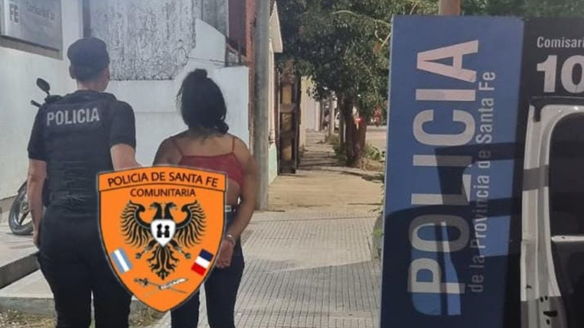 La mujer al momento de ser trasladada a la seccional decima.&nbsp;