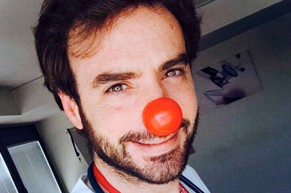 El triste adiós al “Capitán Optimista”, el pediatra español que regalaba música y sonrisas a los niños con cáncer