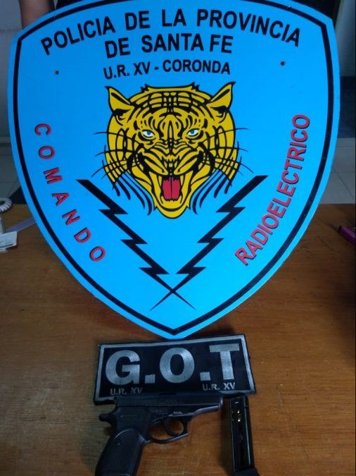 Secuestraron una pistola semiautomática, marca Bersa con un cargador y seis cartuchos intactos.