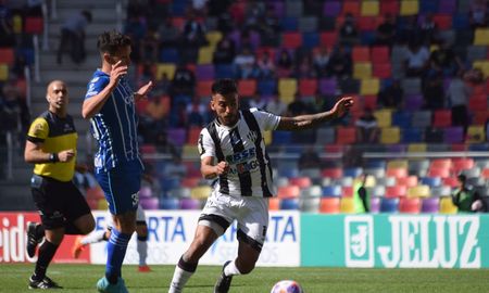 Los goles de Alejandro Martínez y Renzo López le dieron una victoria clave al conjunto de Abel Balbo.