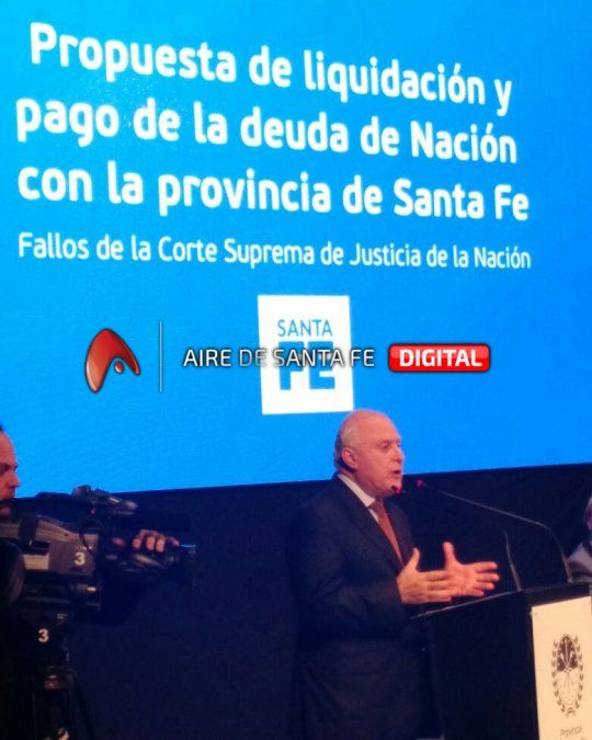 Omar Perotti: “A nosotros nos deben en pesos y nosotros debemos en dólares”