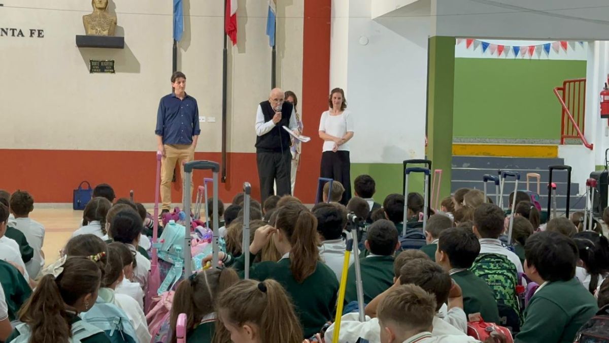 La Dante Alighieri se sumó a la campaña solidaria impulsada por Aire y Sin Techo.