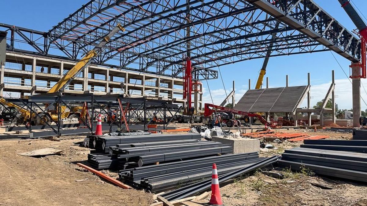 Juegos Suramericanos: el nuevo Microestadio del CARD que construye la Provincia ya transforma el paisaje del sur de la capital.