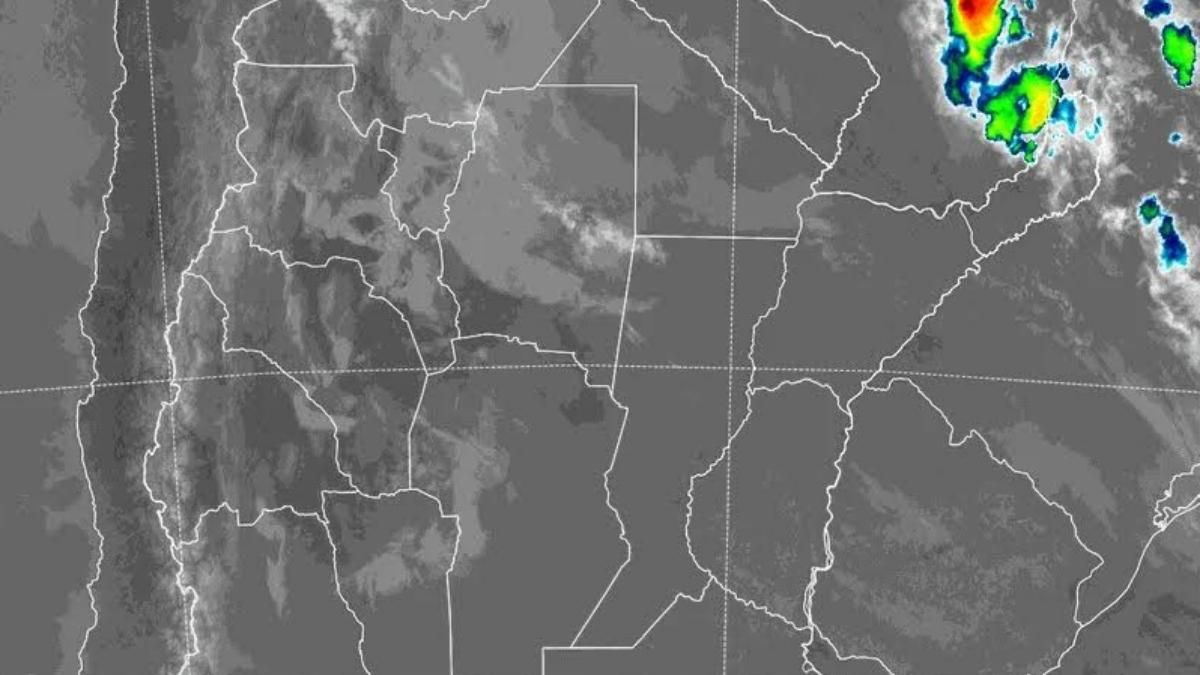 La imagen satelital muestra el avance de nubosidad desde el noroeste que empezar&aacute; a cubrir el cielo santafesino a partir de este jueves.