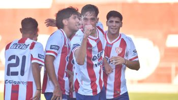 Unión venció a Sarmiento con un gol agónico en el 15 de Abril por el Torneo Proyección