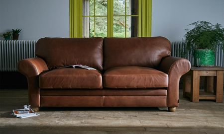 compro un sofa en oferta y en su interior encontro una reliquia legendaria compro un sofa en oferta y en su interior encontro una reliquia legendaria