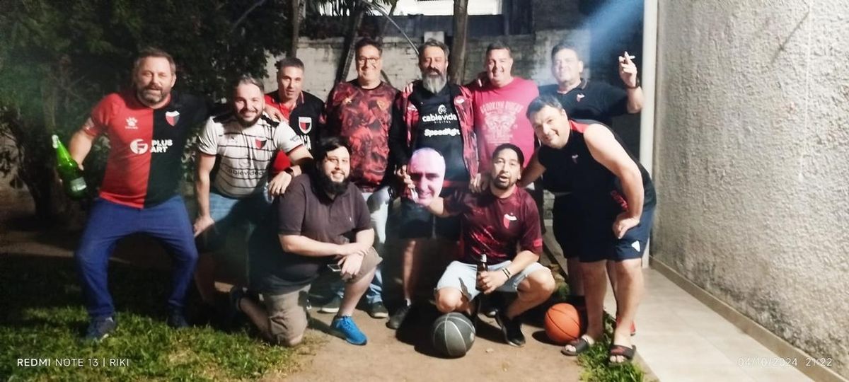 Los hinchas de Colón en Chaco para el partido contra Chaco For Ever. Los hinchas de Colón en Chaco para el partido contra Chaco For Ever.