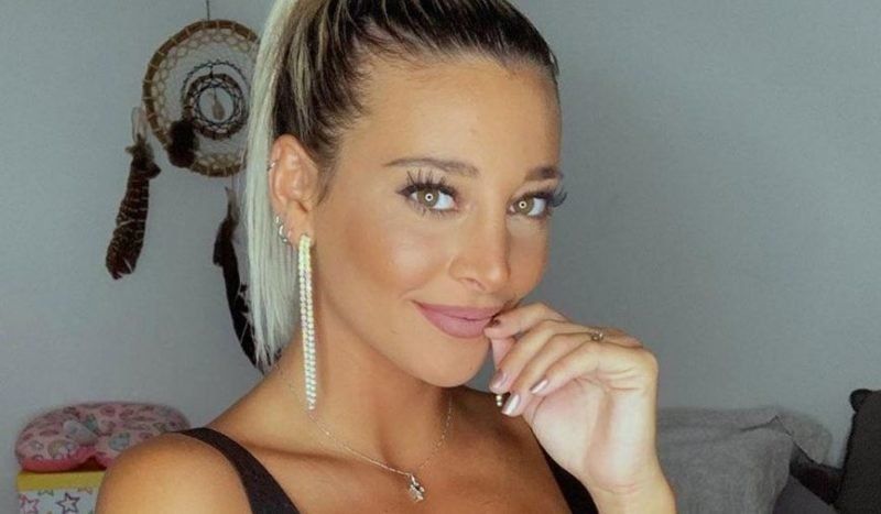 Sol Pérez tomó sol con una bikini color carne y en las redes la fulminaron