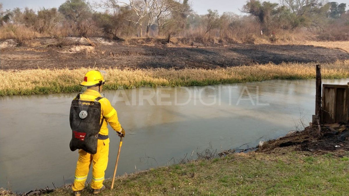 El día después de una quema de pastizales que puso en peligro a familias y viviendas de Rincón.&nbsp;