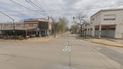 Lucha por su vida en el Hospital Cullen un joven motociclista que chocó contra un árbol